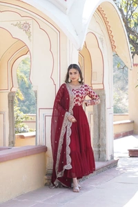 Antique Fashion 1 Faux Blooming gown with Viscose Dyable Jacquard With Sequins Embroidered Work Faux Blooming Dupatta it will enhance can combine the best parts of western and Indian wear into one stunning ensemble - maroon, L (40)