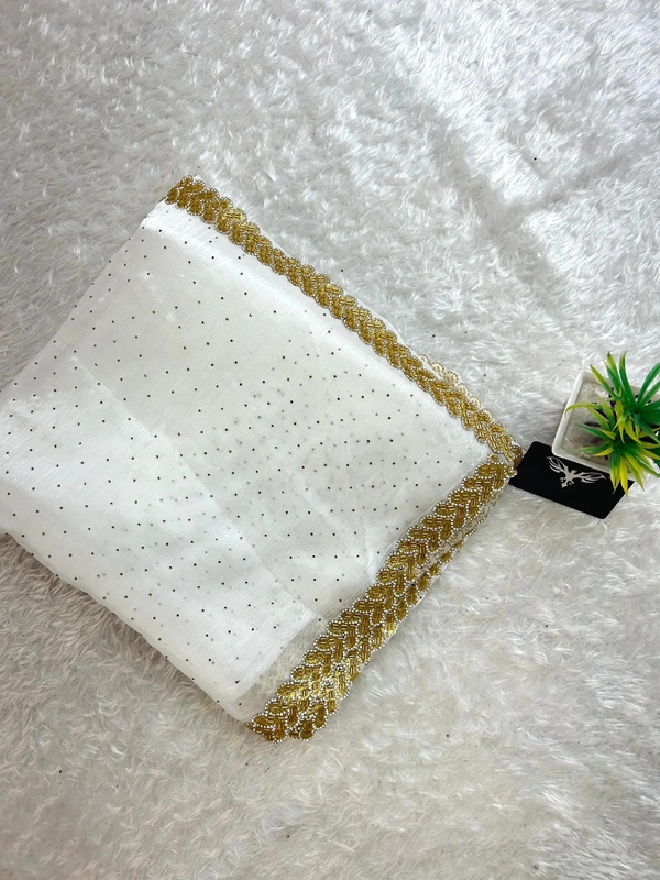Antique Fashion 1 Golden heart - White