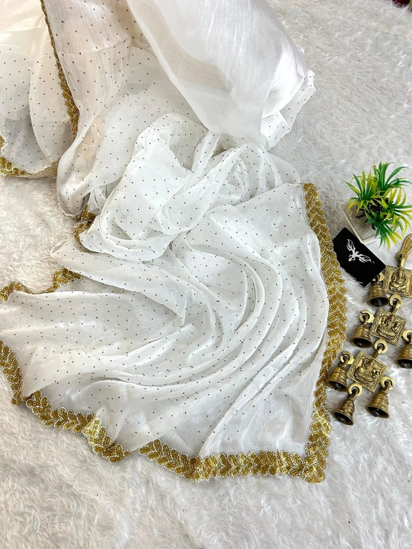 Antique Fashion 1 Golden heart - White