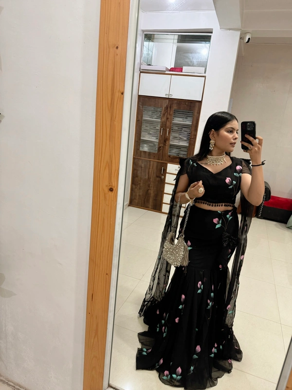 Antique Fashion 1 Here we Presenting Exclusive Real shoot Handpainted lehnga Design - XL