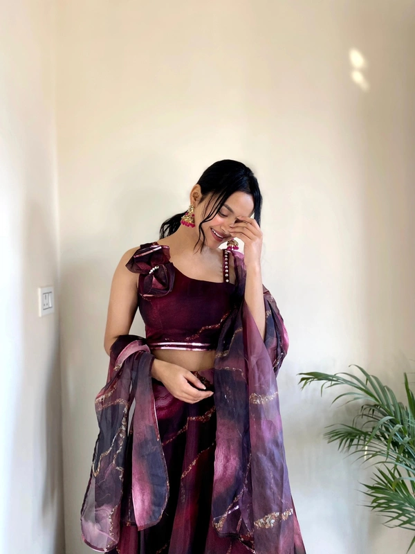 Antique Fashion 1 You gonna love elegance with Modern touch, Here we Presenting Exclusive Real shoot Design 🌸
