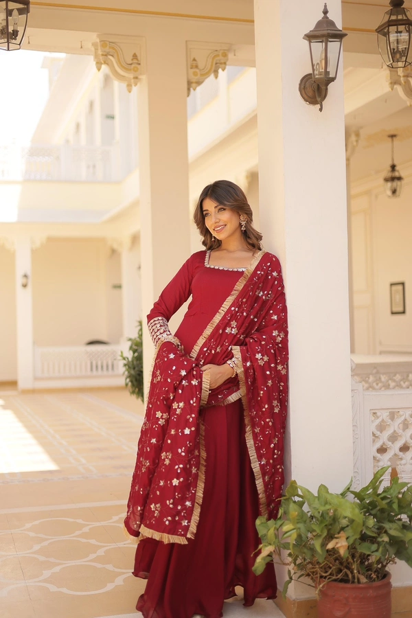 Antique Fashion 1 GOWN WITH DUPATTA SET  - Xxl (42), colour 2