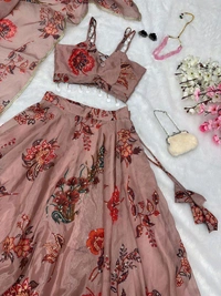Antique Fashion 1 You gonna love elegance with Modern touch ,Here we Presenting Exclusive Real shoot Design 🌸