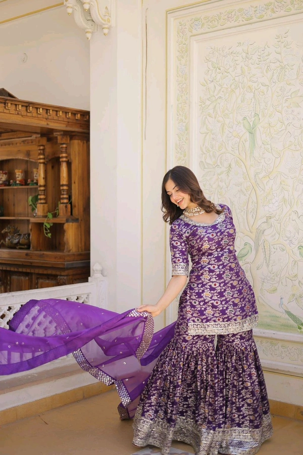 Antique Fashion 1  Ghararasuit  - L (40), colour 3
