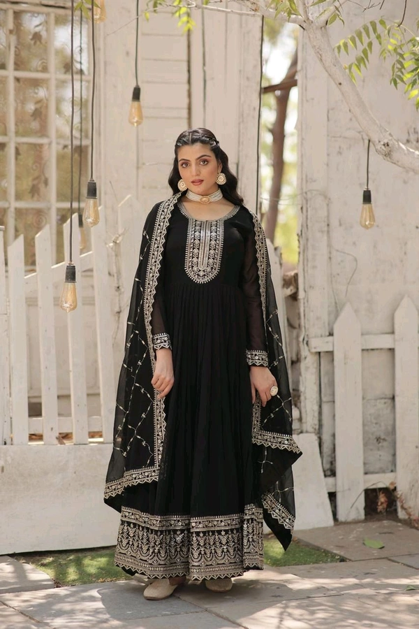 Antique Fashion 1 Get ready to shine with these stunning outfit Made from Faux Blooming And Sequins Embroidered Work. Discover the perfect ensemble to add a touch of glamour to your wardrobe and stand out from the crowd - M (38), color 1