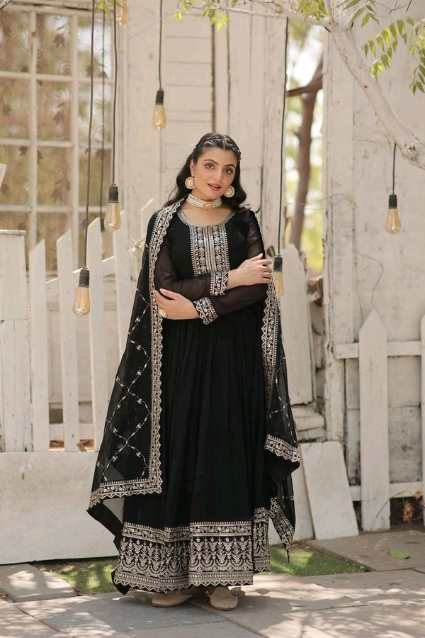 Antique Fashion 1 Get ready to shine with these stunning outfit Made from Faux Blooming And Sequins Embroidered Work. Discover the perfect ensemble to add a touch of glamour to your wardrobe and stand out from the crowd - Xxl (44), color 1