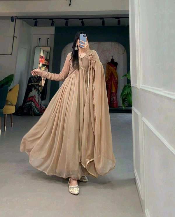 Antique Fashion 1 Alia Style Gown - colour 2, L (40)