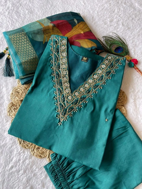 Antique Fashion 1 New Designers Kurti Pent Dupatta Set - L