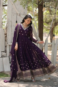 Antique Fashion 1 Gown Love  - colour 1, M (38)