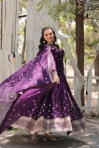 Antique Fashion 1 Gown Love  - colour 1, M (38)