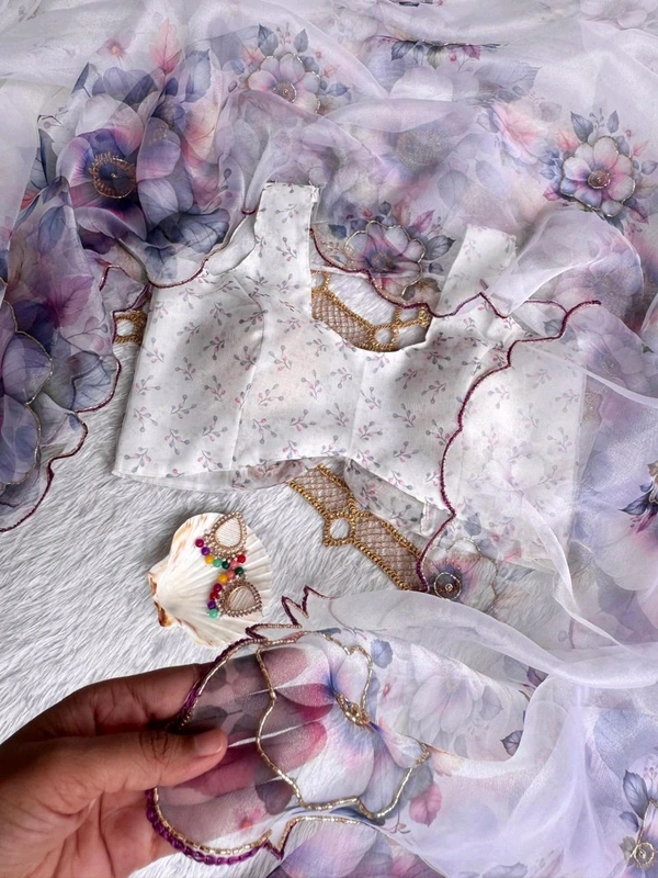 Antique Fashion 1 Beautiful Saare  - Unstitched Blouse