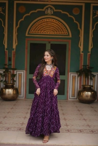 Antique Fashion 1 Gown Lover - colour 1