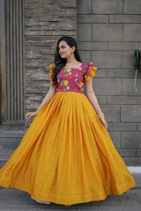 Antique Fashion 1 Gown Love  - M