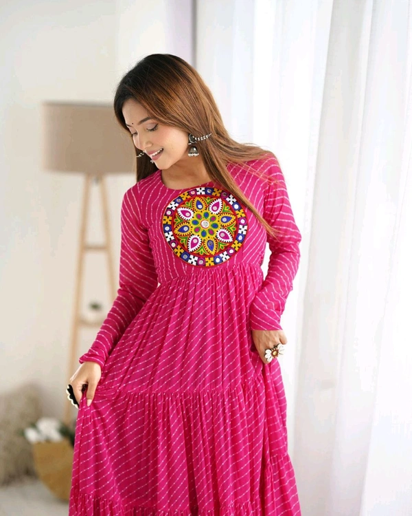 Antique Fashion 1 This colourfull laheriya & fresh look outfit is perfect for upcoming navratri which provides you more comfort and style - M, colour 2