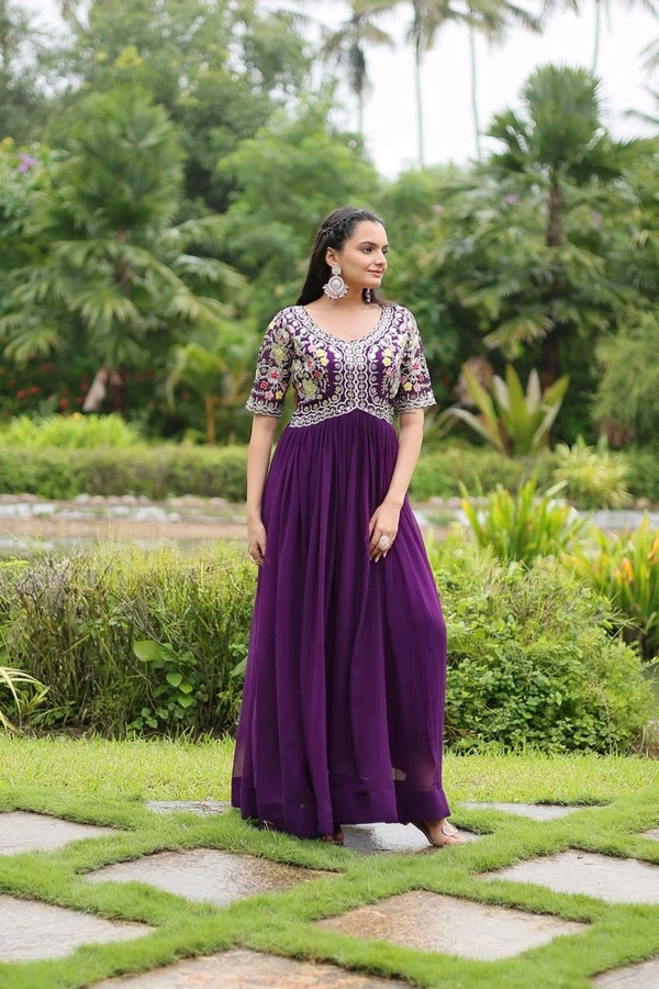 Antique Fashion 1 Gown Love  - colour 2, L