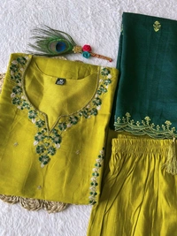 Antique Fashion 1 Kurti Pan Dupatta Set Collection  - 2XL