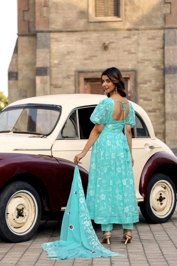 Antique Fashion 1 Premium Quality Resham Embroidery Suit Set With Dupatta And Pant      - S, colour 1