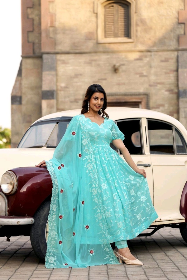Antique Fashion 1 Premium Quality Resham Embroidery Suit Set With Dupatta And Pant      - L, colour 1