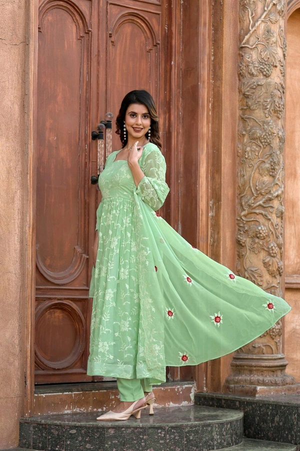 Antique Fashion 1 Premium Quality Resham Embroidery Suit Set With Dupatta And Pant      - S, colour 2