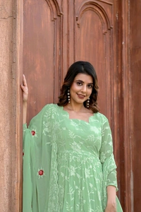 Antique Fashion 1 Premium Quality Resham Embroidery Suit Set With Dupatta And Pant      - S, colour 2