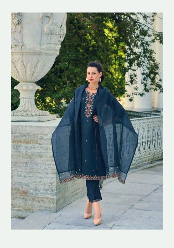 Antique Fashion 1 TOP Embriodary Handwork on Viscose Silk Fabric with Daman  Sleeve work  Crosio Lace  Inner  - L