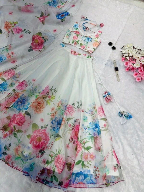 Antique Fashion 1 You gonna love elegance with Modern touch Here we Presenting Exclusive Real shoot Design 