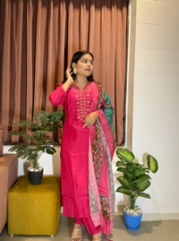 Antique Fashion 1 𝑲𝑼𝑹𝑻𝑰 PANT 𝑾𝑰𝑻𝑯 𝑫𝑰𝑮𝑰𝑻𝑨𝑳 𝑷𝑹𝑰𝑵𝑻 - XL