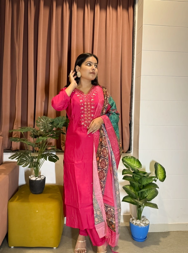 Antique Fashion 1 𝑲𝑼𝑹𝑻𝑰 PANT 𝑾𝑰𝑻𝑯 𝑫𝑰𝑮𝑰𝑻𝑨𝑳 𝑷𝑹𝑰𝑵𝑻 - XL