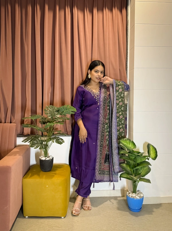 Antique Fashion 1 𝑲𝑼𝑹𝑻𝑰  PANT 𝑾𝑰𝑻𝑯 𝑫𝑰𝑮𝑰𝑻𝑨𝑳 𝑷𝑹𝑰𝑵𝑻 - XL