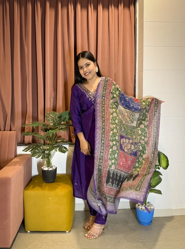 Antique Fashion 1 𝑲𝑼𝑹𝑻𝑰  PANT 𝑾𝑰𝑻𝑯 𝑫𝑰𝑮𝑰𝑻𝑨𝑳 𝑷𝑹𝑰𝑵𝑻 - XL