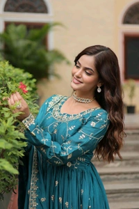 Antique Fashion 1 Get ready to shine with these stunning outfit Made from Chinon And Sequins Embroidered Work. Discover the perfect ensemble to add a touch of glamour to your wardrobe and stand out from the crowd - colour 2, M
