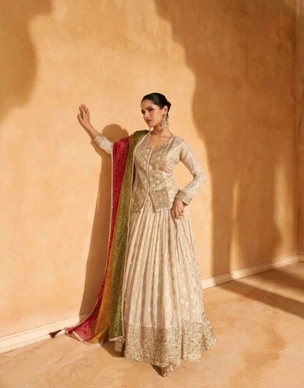 Antique Fashion 1 FABRIC  PURE SIMAR VISCOS JACQUARD SILK FRONT AND BACK EMBROIDERED WITH CANCAN  - Designe 2, S