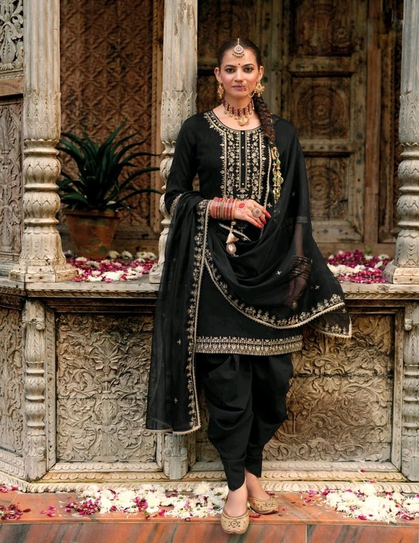 Antique Fashion 1 Presents it’s New Catalogue - XL