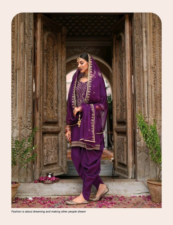 Antique Fashion 1 Presents it’s New Catalogue - M