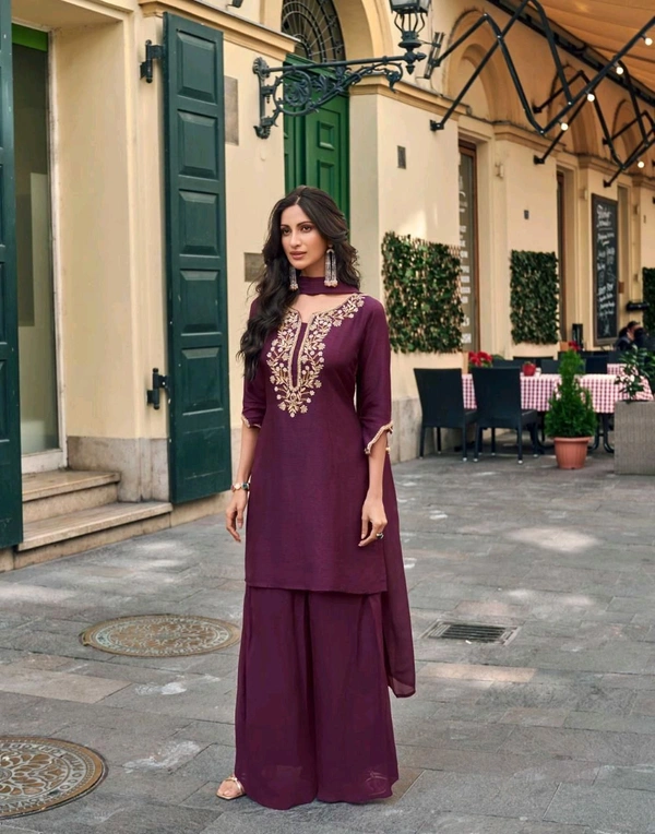 Antique Fashion 1 Present  Kurti Plazo Set - L