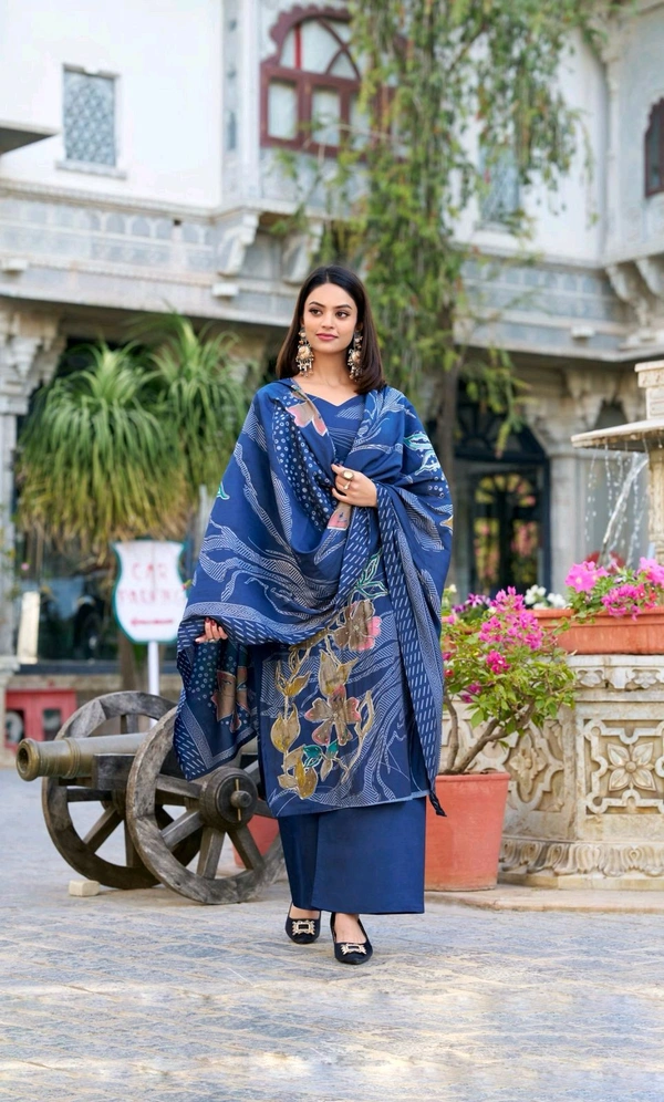 Antique Fashion 1 Ethnic Dress Collection  - colour 1, M