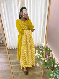 Antique Fashion 1 Kurti Pant Set  - M