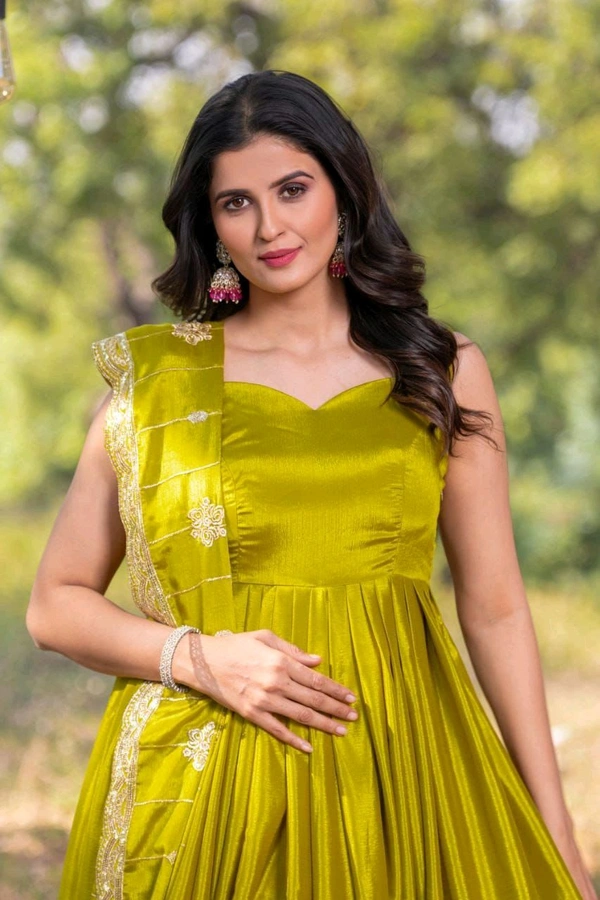 Antique Fashion 1 Designer Gown With Dupatta Collection  - colour 1, S