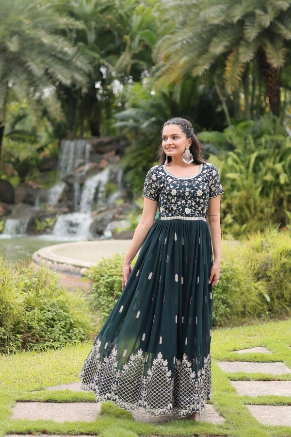 Antique Fashion 1 Only Gown  - XL, colour 2
