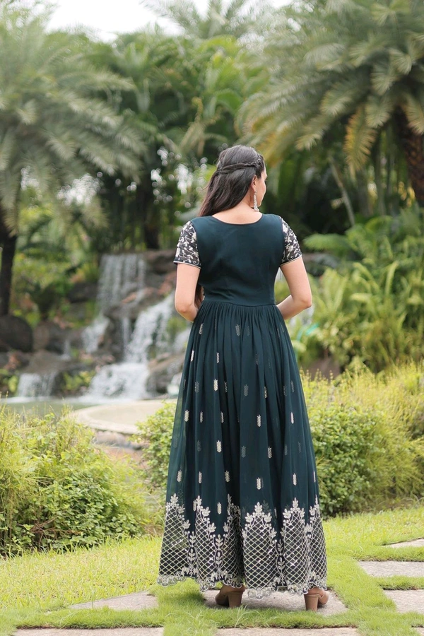 Antique Fashion 1 Only Gown  - XL, colour 2