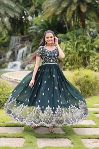 Antique Fashion 1 Only Gown  - XL, colour 2