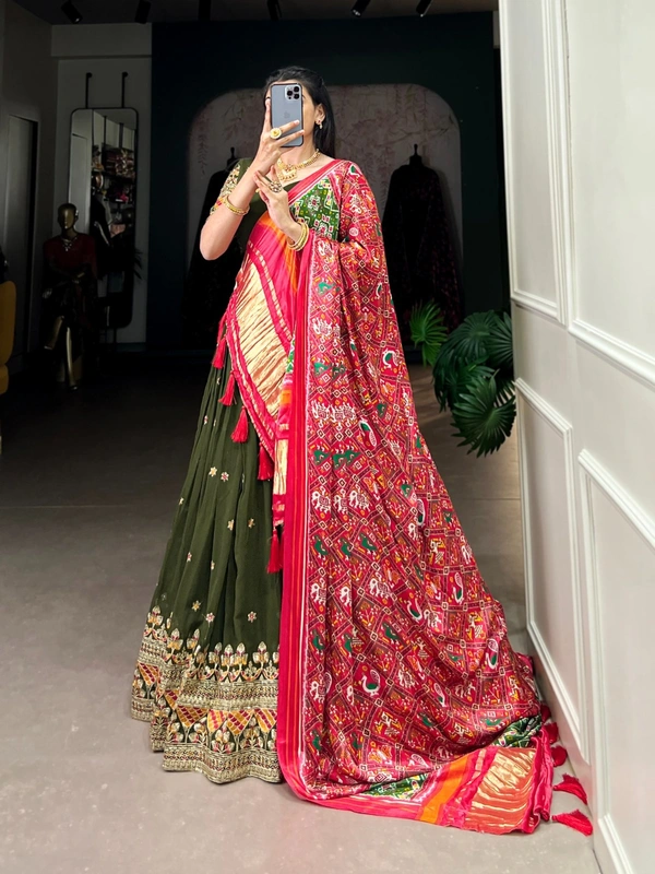 Antique Fashion 1 Wedding Collection  - colour 1