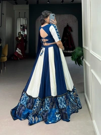 Antique Fashion 1 Blue beauty - Blue