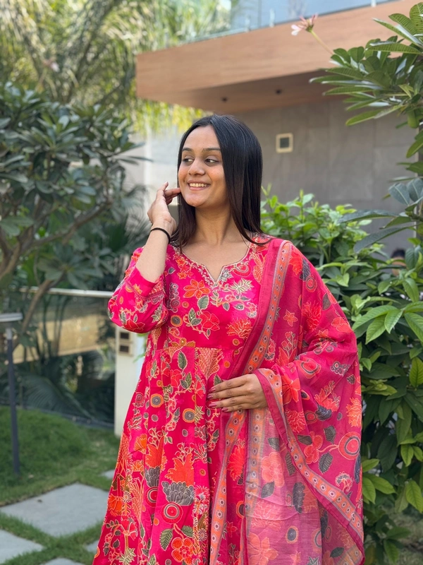 Antique Fashion 1 Kurta Set With Duppta - L