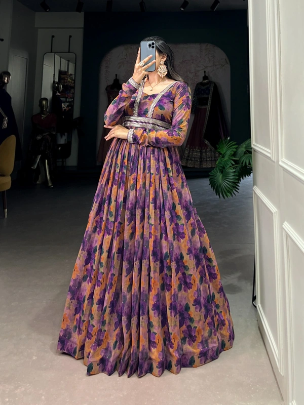 Antique Fashion 1 Gown  - M