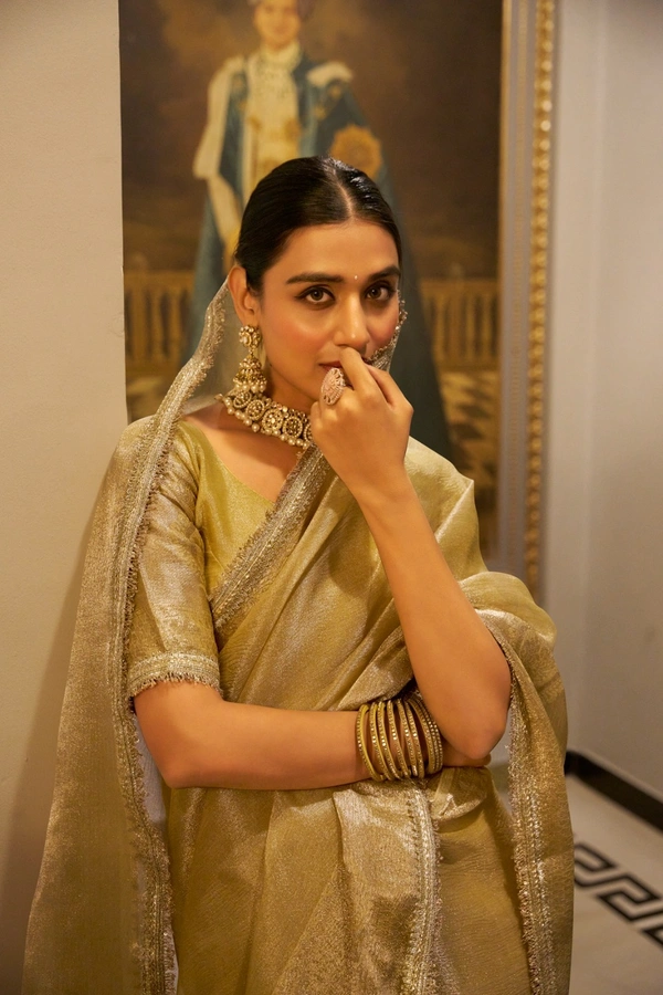 Antique Fashion 1 Tissue Simmer saree - Gold, Unstiched Blouse, L