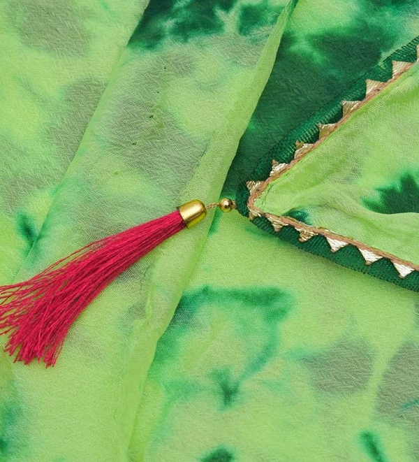 Women Chiffon Tye N Dye Saree With Blouse Piece