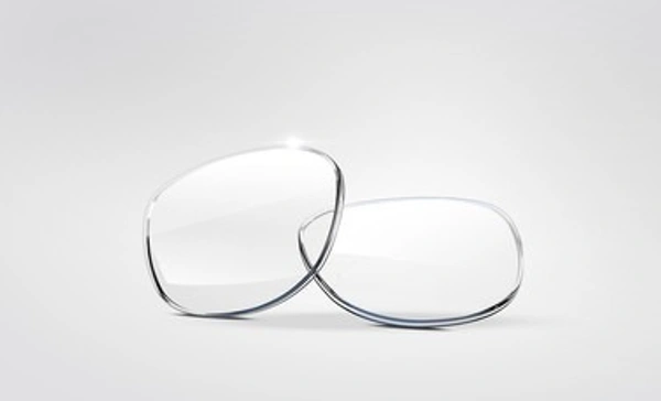 TRANSPARENT WHITE - FRAME + PLANE WHITE LENS