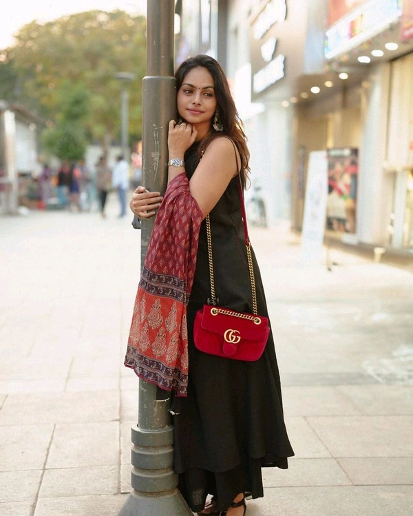 SF5 5637 *STYLE IN OUR CLASSY HANDLOOM A LINE KURTI PANT DUPATTA WITH BOTH SIDES POCKETS*
 - M-38