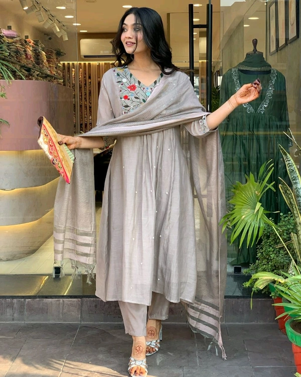 LCJ 5649 *NEW Very Beautiful 3ps Set 
cotton fabric Anarkali kurti pant and dupatta. - 2XL-44